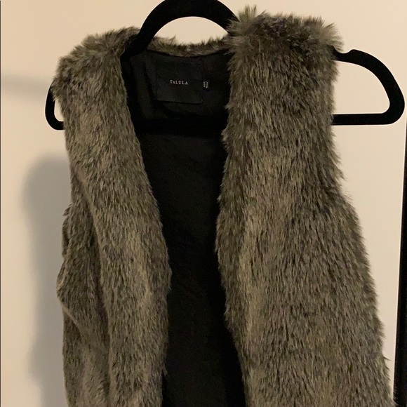 TALULA (ARITZIA) Faux Fur Vest - Picture 4 of 4